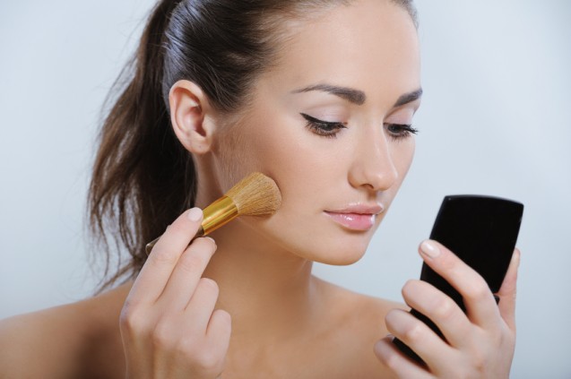 Mengecek makeup