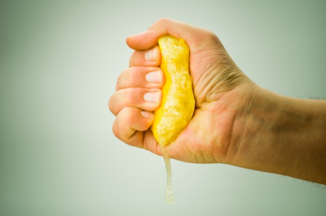 Masker tomat dan air perasan lemon