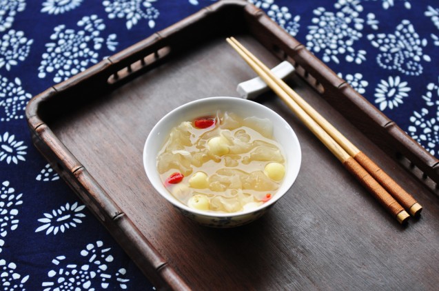 Sup jamur salju